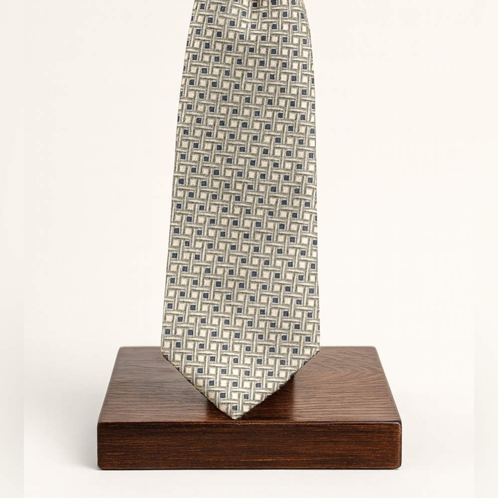 Tommy Hilfiger Mens 100% Silk Classic Diamond Print Silver Navy Neck Tie Career